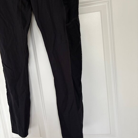 Fabletics Black Mid Rise Leggings with Mesh Side Panels & Pockets - Picture 3 of 6